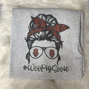 Brand new unisex Arkansas T-shirt woo pig sooie